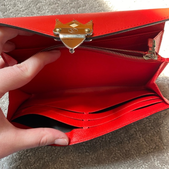 Louis Vuitton Sarah Wallet - Picture 7 of 13